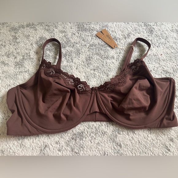 SKIMS Other - NWT SKIMS Fits everybody lace unlined scoop bra in brown size 46DD